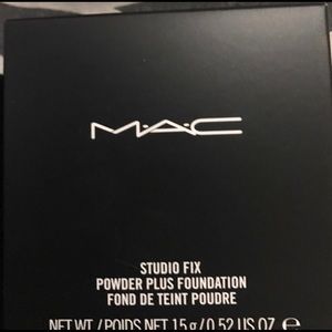 Mac Studio Fix Powder Plus Foundation