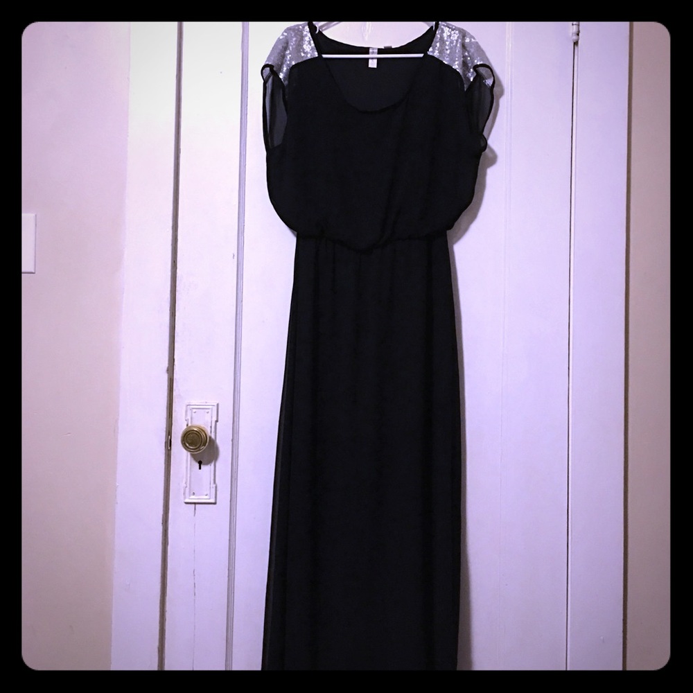 Formal dress with cap sleeves