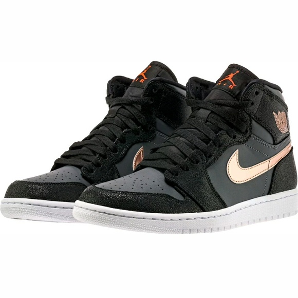 Jordan Other - Nike Air Jordan Retro 1 High OG