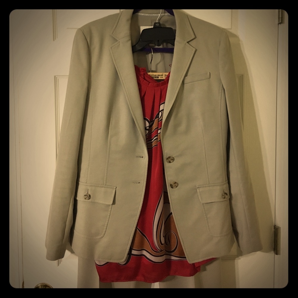 Banana Republic Khaki Biege, 2 Piece Suit