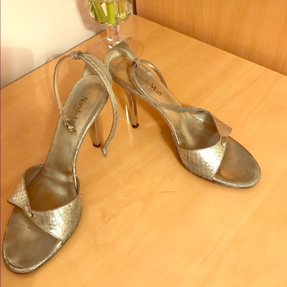 Genuine leather silver heels. Made in Italy