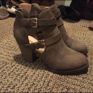 Size 7.5 booties