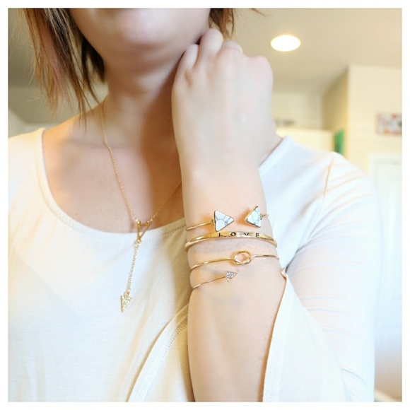 💕2 for $15💕Knot Bracelet - Picture 5 of 7