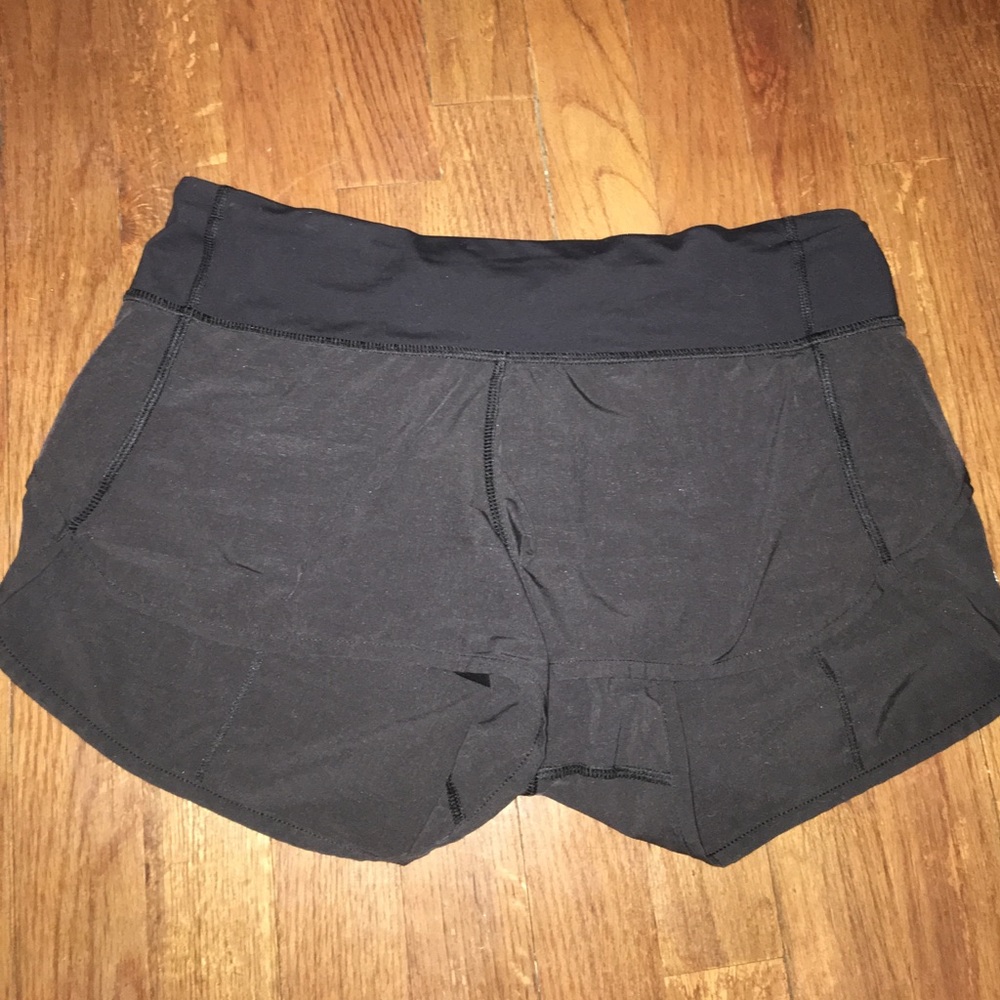 Lululemon Black Speed Short *4-way Stretch 2.5"