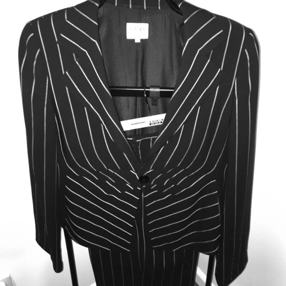 Armani Collezioni Power suit - Picture 3 of 6