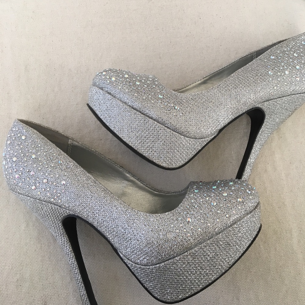 Sparkly Silver Pumps