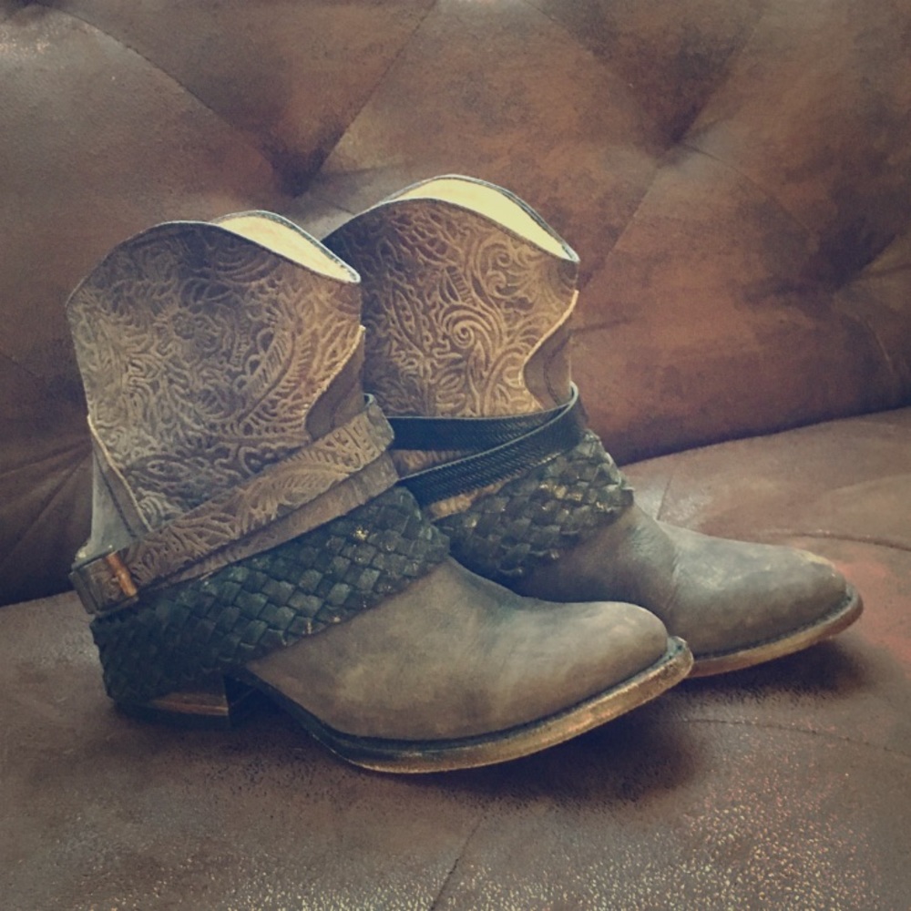 FREEBIRD Mzcal Booties Like New Boots Steve Madden