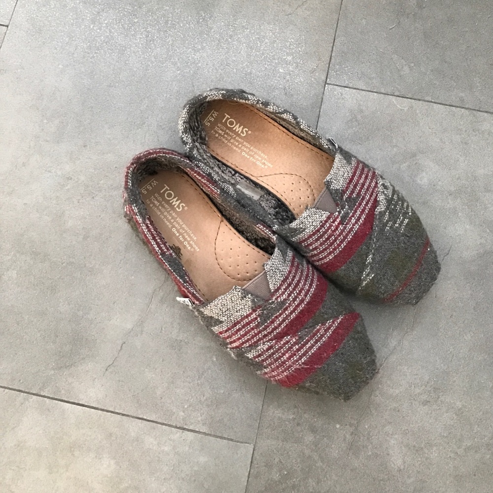 TOMS Aztec shoes, size 5.5