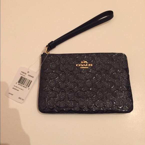 Coach Handbags - NEW WITH TAGS Coach Wristlet