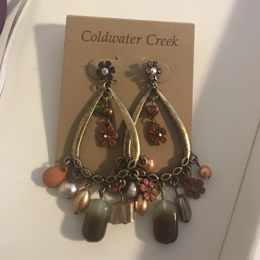 Gold dangling earrings