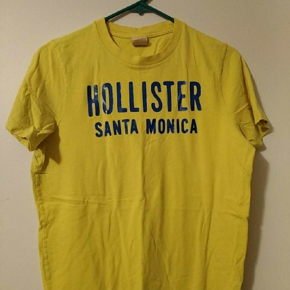 Hollister t-shirt