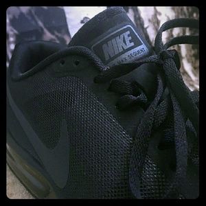 Nike Air Max -  Black on Black