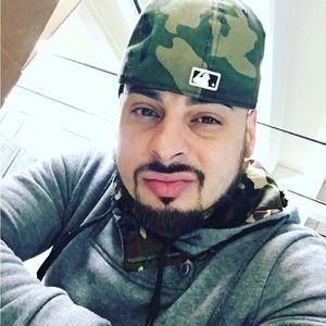 Meet your Posher, Manuel