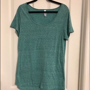 LuLaRoe Large Classic T