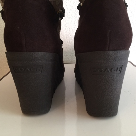 Coach Maisy Signature Wedge boots Size 8.5 NIB - Picture 2 of 5