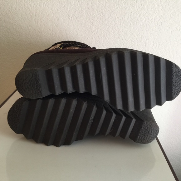 Coach Maisy Signature Wedge boots Size 8.5 NIB - Picture 3 of 5