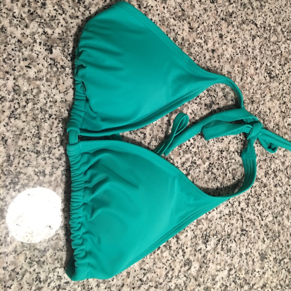Bikinis 👙 - Picture 2 of 3