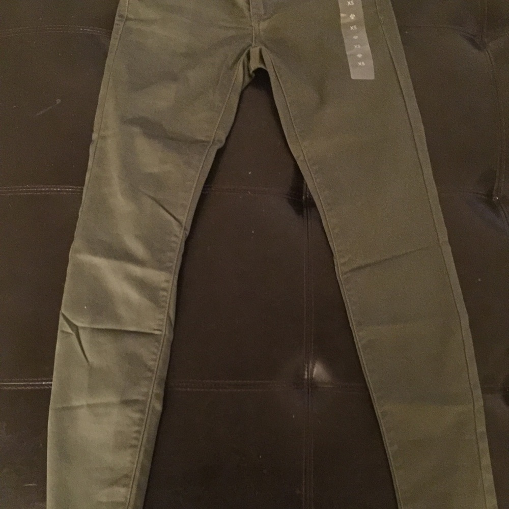 XS (24-25) petite length skinny jeans -army green