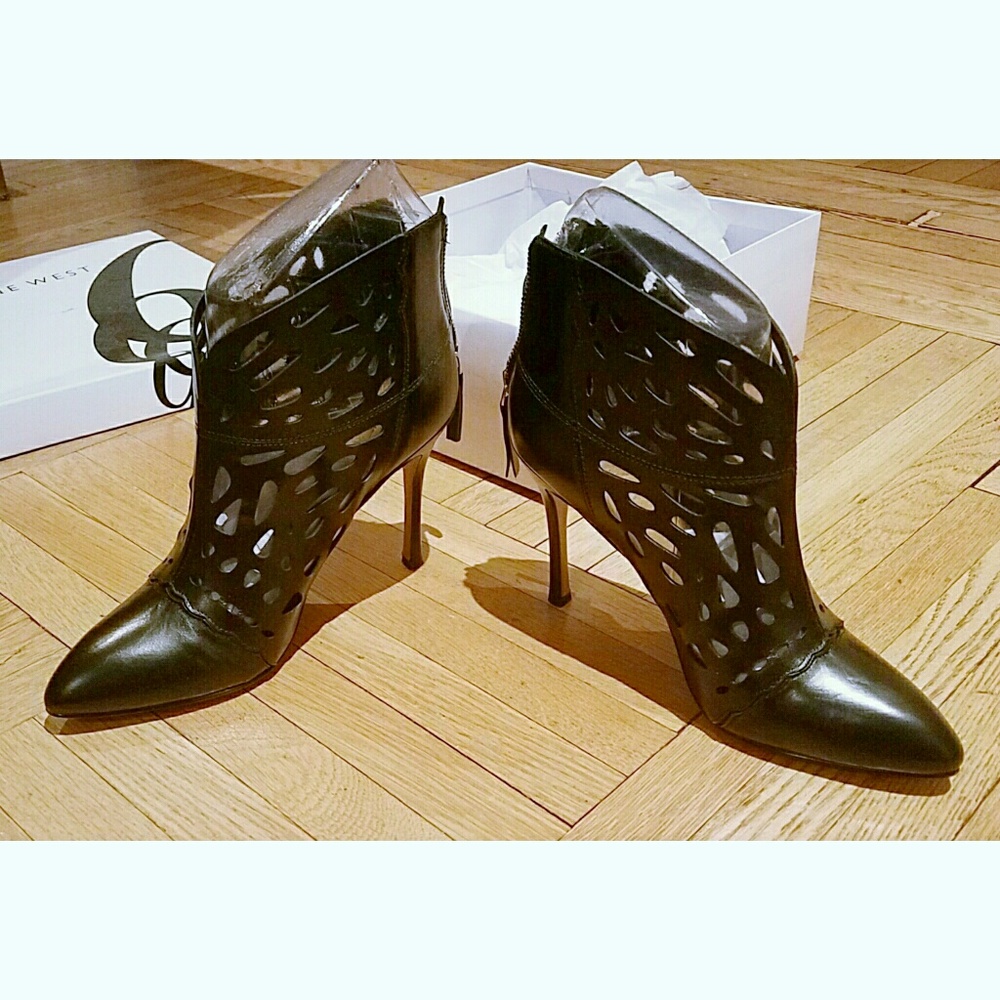 NWT Laser Cut Black Leather Boots