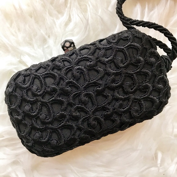 ♦️SOLD♦️auth Bottega Veneta Black Clutch $2600 - Picture 3 of 8