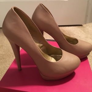 Nude Platform Pumps