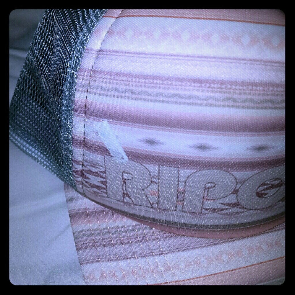 NWT RIPCURL bandit trucker hat pink rip curl