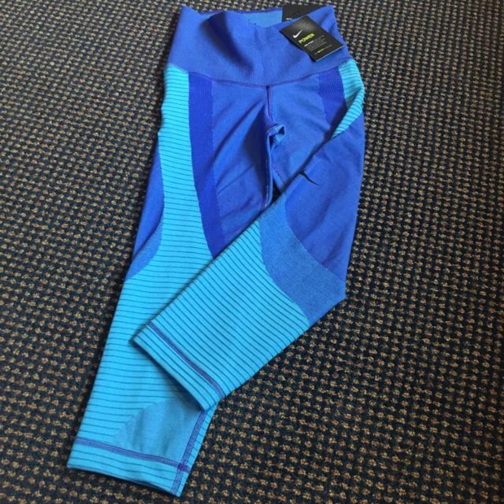 Brand new Nike Power Zoned Sculpt Tight Leggings