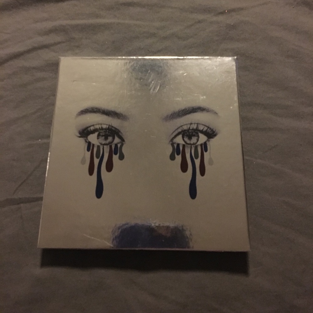 Kylie cosmetics Xmas eyeshadow palette