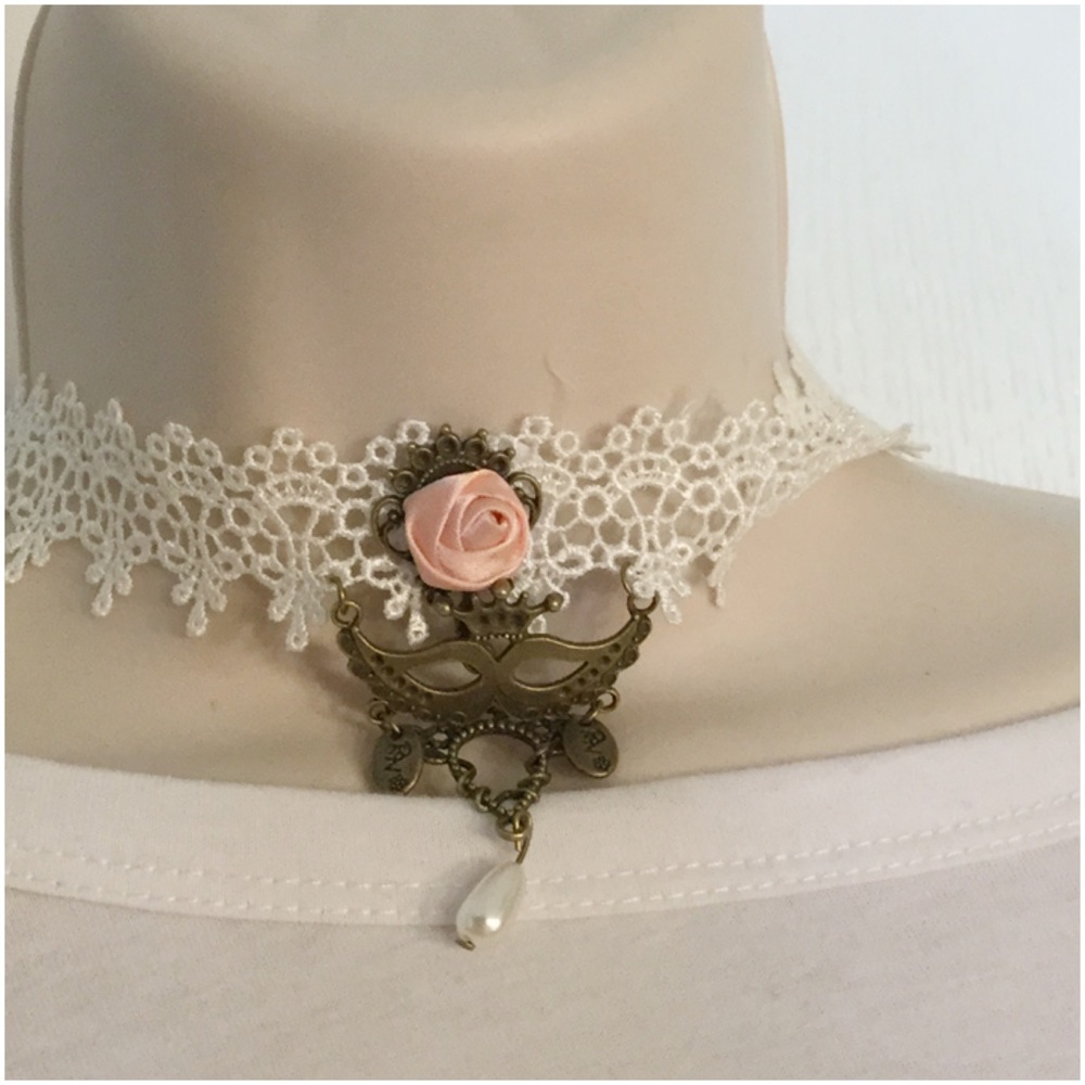 Victorian style necklace