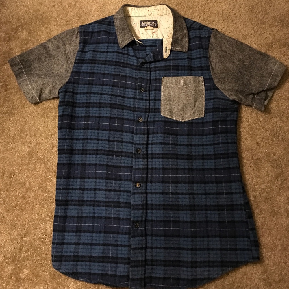 Men's plaid button down shirt with pocket