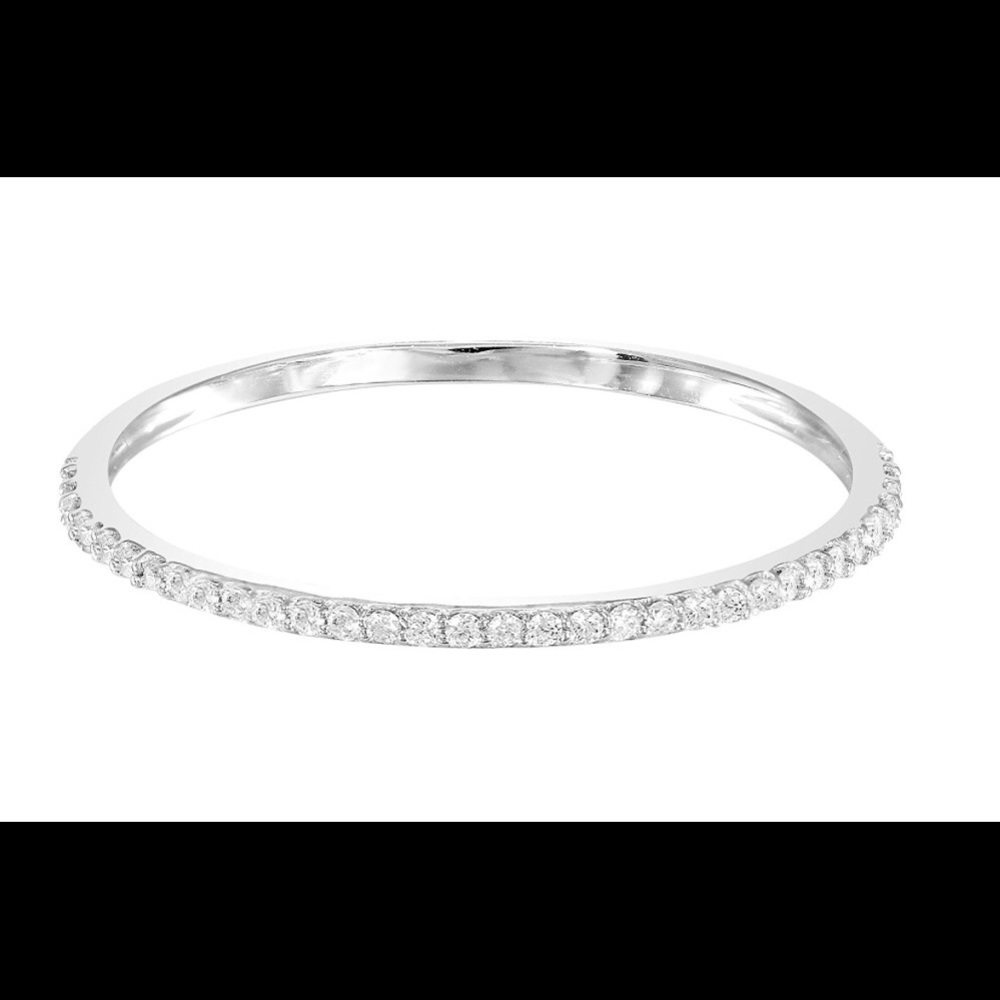 Beautiful 14K white gold dainty diamond 💎 💍 ring