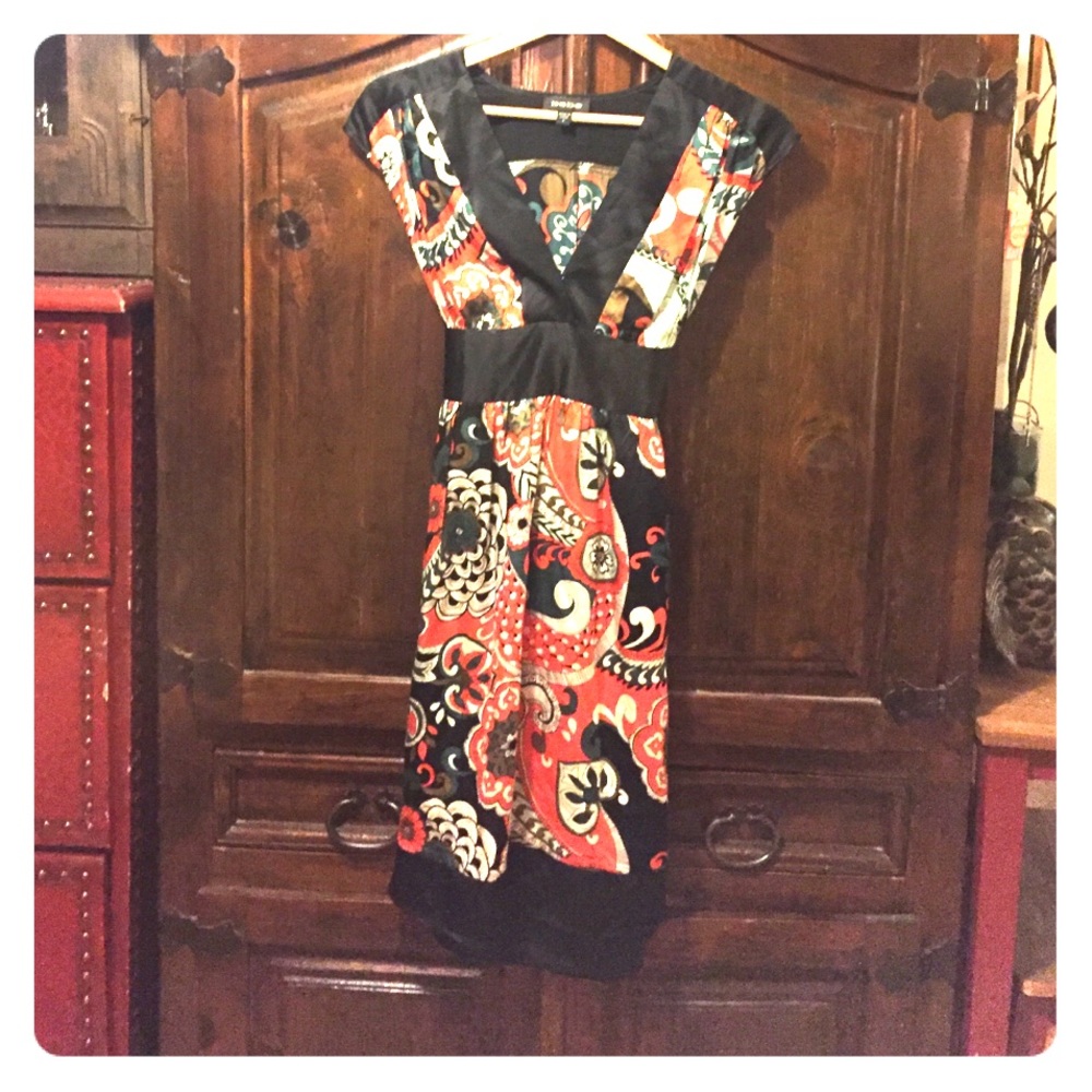 Beautiful silky BEBE summer dress size small