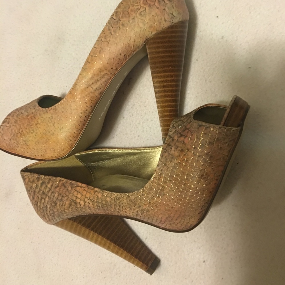 Nine West heels Peachy Gold Color
