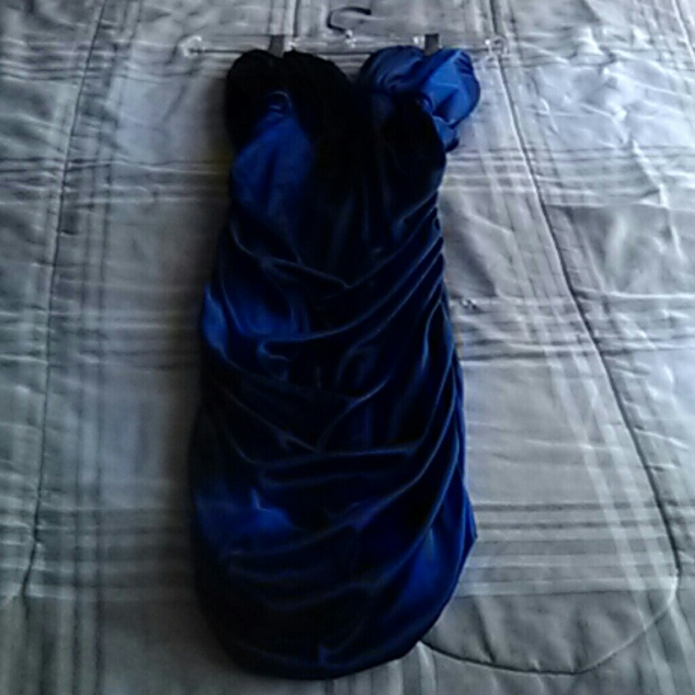 Blue strapless dress