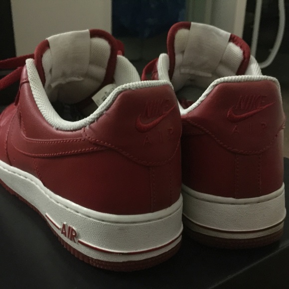 Red leather low top uptowns - Picture 3 of 3