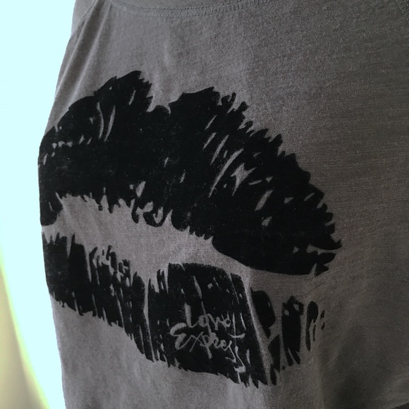 Express Velvet Lip Long Sleeve Shirt - Picture 4 of 6