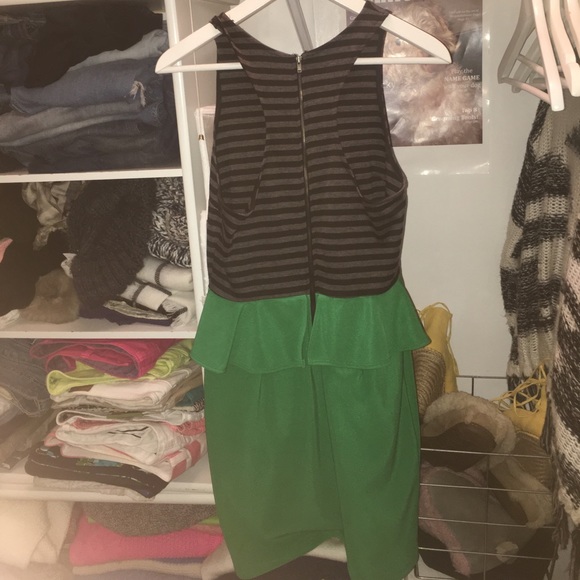 Women's Formal Dress - Picture 2 of 3