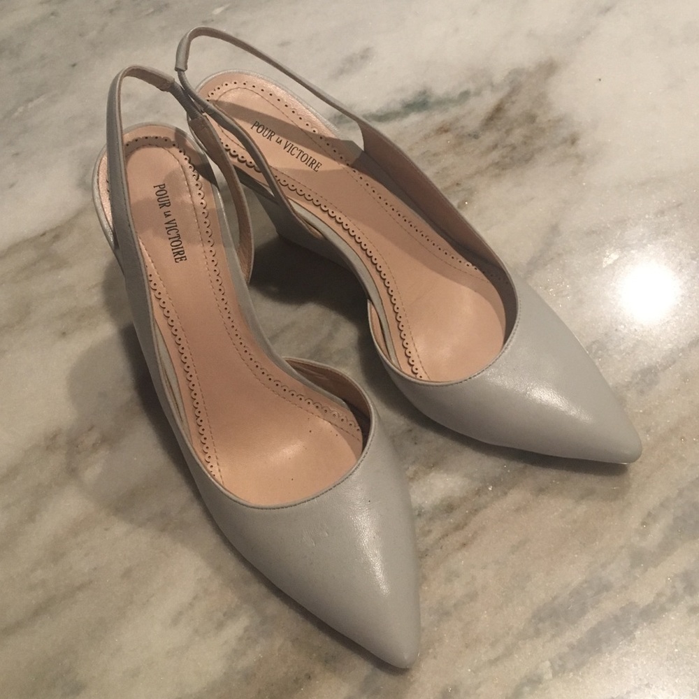 Light gray wedge shoes