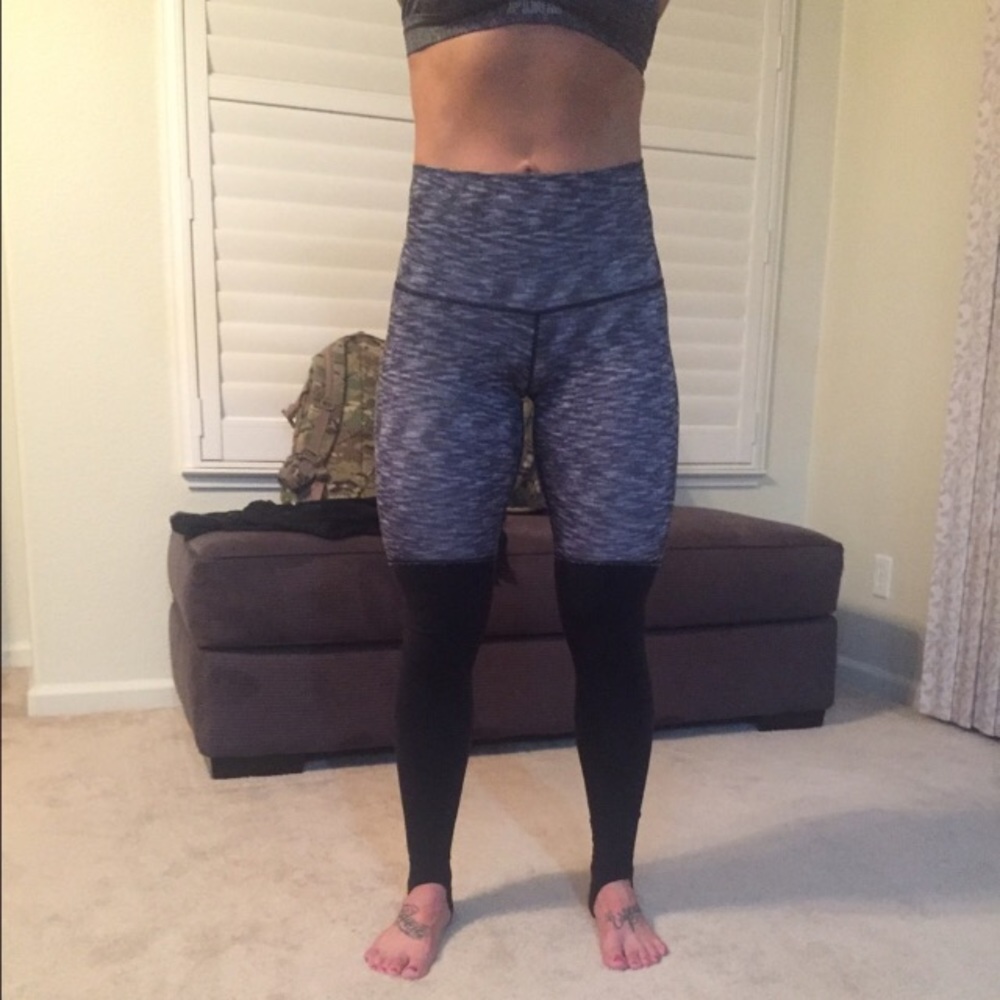 Lululemon Wunder under Stirrup dual black and grey