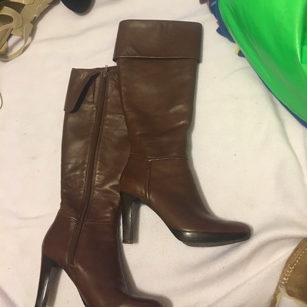 Brown boots, worn once