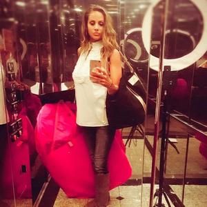 Meet your Posher, Nikki