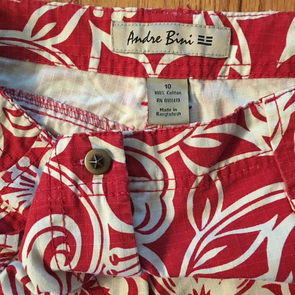 Hawaiian Floral Capris