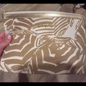 Lilly Pulitzer small clutch, seashell