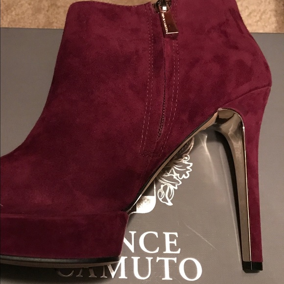 Vince Camuto Bootie-never worn - Picture 3 of 3