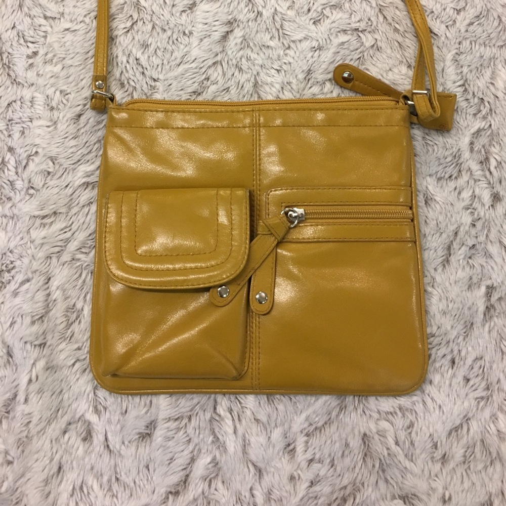 ⭐️ Mustard Yellow Crossbody Bag ⭐️ - Picture 2 of 7
