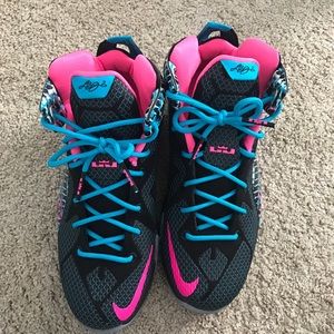 Nike Lebron 23 Chromosomes South Beach Colors 4.5y