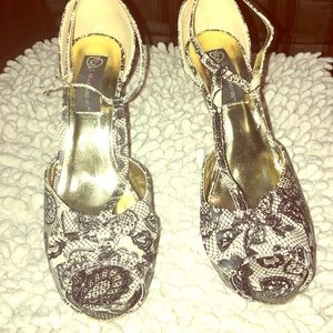 Like new fashion heels from Just Fab!!!!