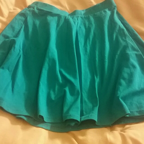 Forever 21 Dresses & Skirts - NEW FOREVER 21 MINI SKIRT