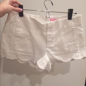 Lilly Pulitzer white scalloped shorts