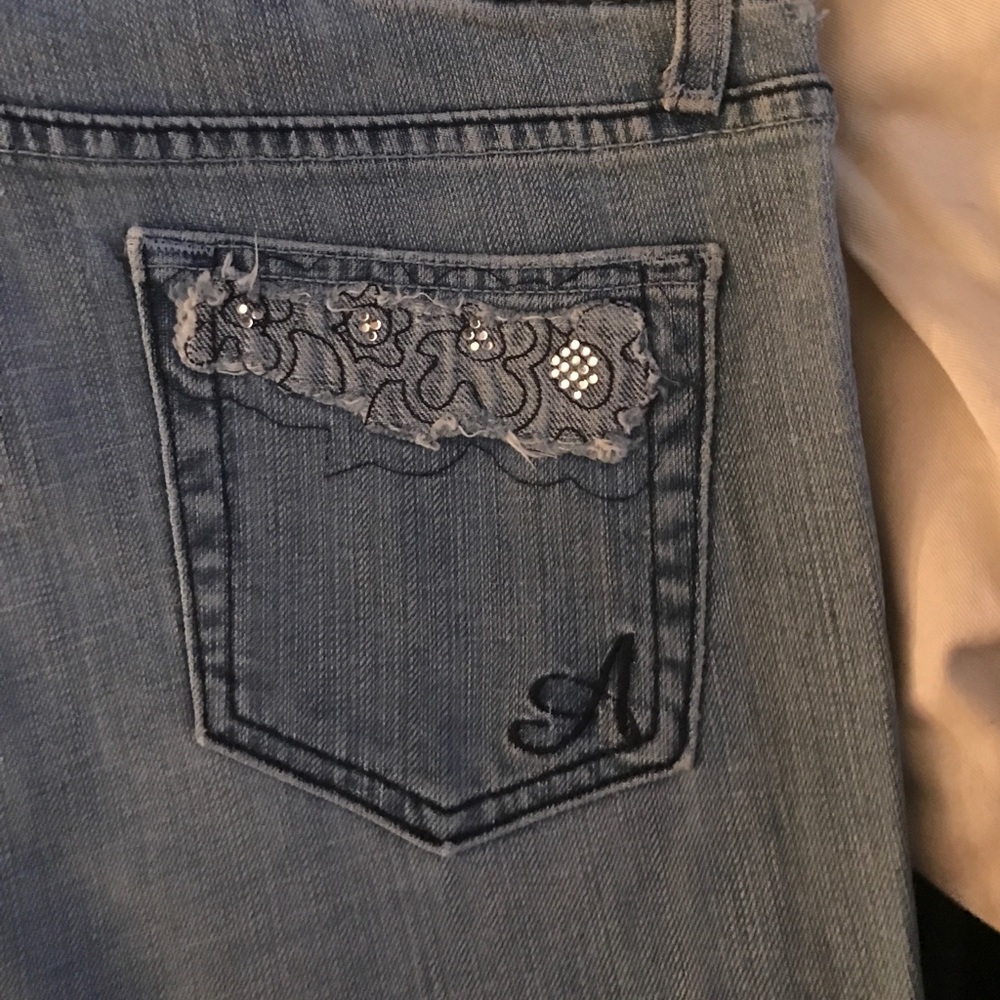Anoname distressed denim